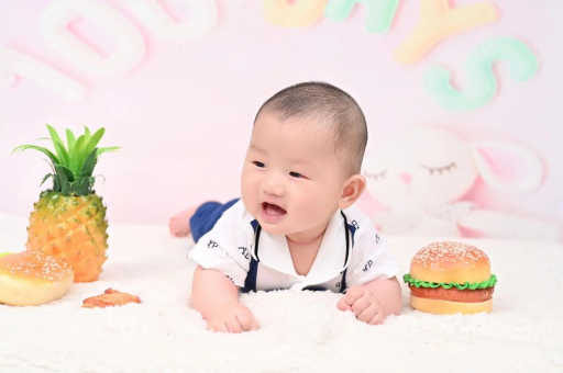 廊坊宝宝在妈妈肚子里
